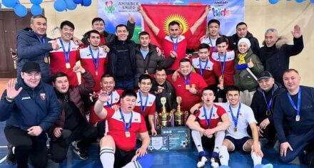 Турнир «AMIRBEK SHIFO KUBOGI - 2024” выиграла команда врачей из Кыргызстана