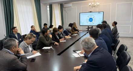 В Бишкеке стартовали визиты в создаваемые центры исследований и инноваций: КГМА представила Центр биомедицинских исследований