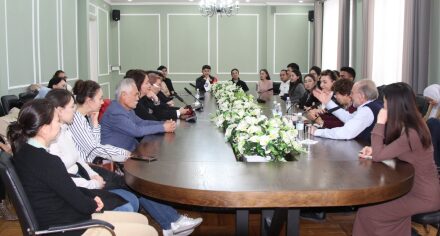 Профессор из Швейцарии прочитала лекцию о методах лечения глаукомы и других глазных болезней